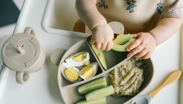 First,Blw,Baby,Food,,Little,Baby,Eating,Organic,Vegetables,With